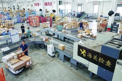 實地查看海淘包裹過關(guān):不會出現(xiàn)扣押現(xiàn)象_網(wǎng)易數(shù)碼